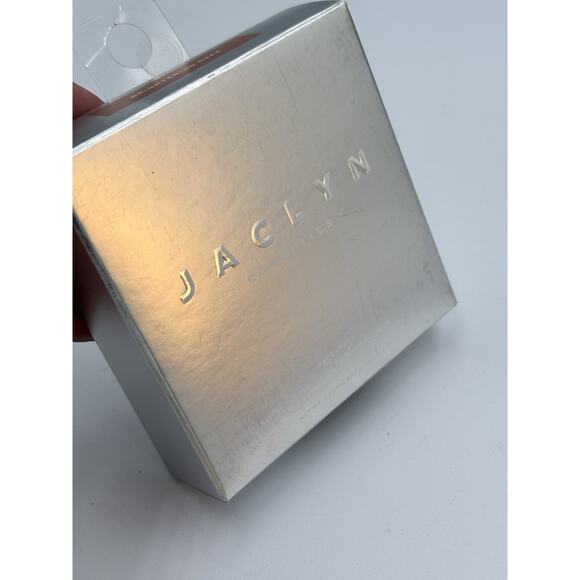 Jaclyn Cosmetics Face It All Brightening Pressed Powder "BRIGHTENING DEEP" NIB - Picture 7 of 7